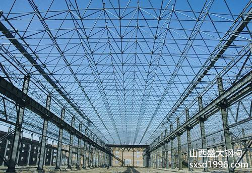 工程建設(shè)時鋼結(jié)構(gòu)和網(wǎng)架結(jié)構(gòu)我們要如何選擇？