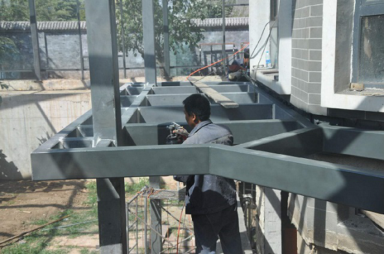 鋼結構廠房生銹