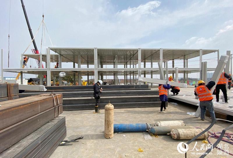 火神山醫(yī)院板房搭設