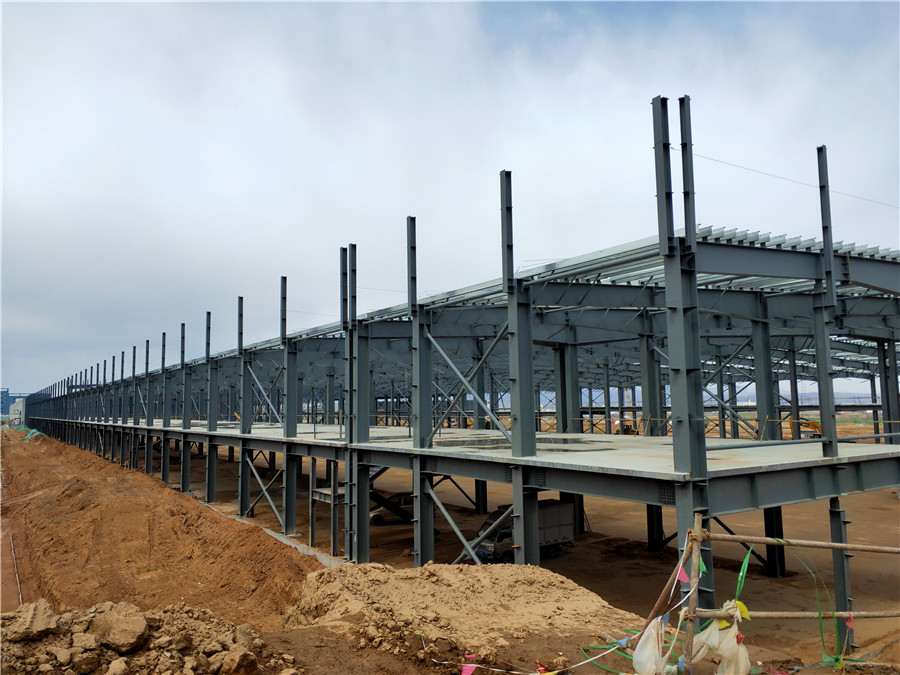 山西鋼結(jié)構(gòu)施工現(xiàn)場(chǎng)